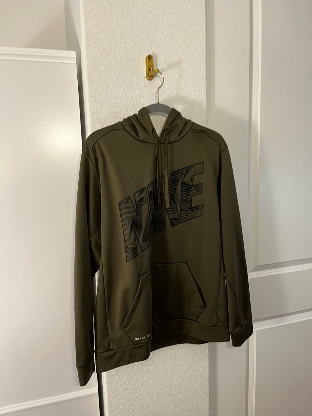 Nike Therma Fit Men’s Green Hoodie Size Large Pullover Sweatshirt